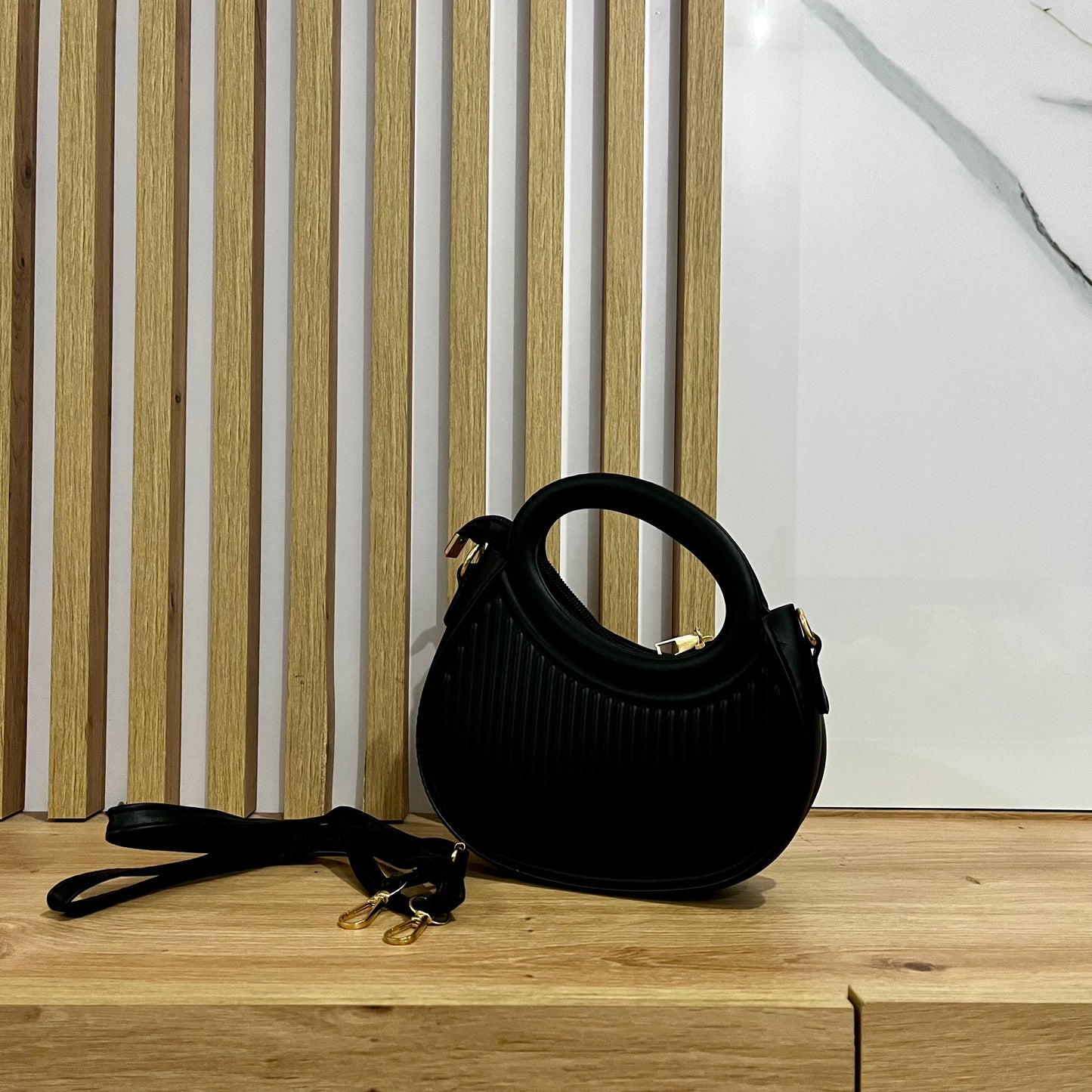 Women's Crossbody Bag Fashion Striped Round Black